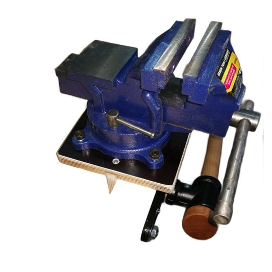 Mokyklinis darbastalis, medinis darbastalis, staliaus darbastalis, mokyklos darbų pamokos baldai, baldai darbų pamokai, varstotas, staliaus varstotas mokyklinis varstotas